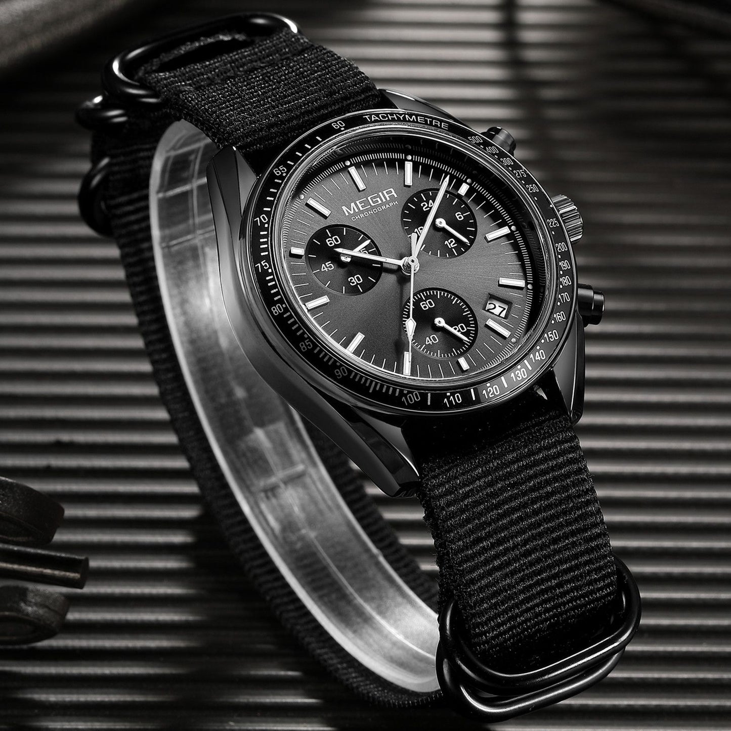 MEGIR Fashion Brand Men Wristwatches Military Sport Watches Canvas Strap Waterproof Chronograph Clock Gift for Men Montre Homme 2247