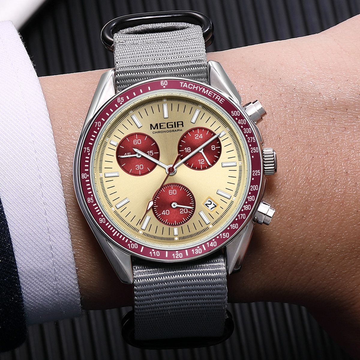 MEGIR Fashion Brand Men Wristwatches Military Sport Watches Canvas Strap Waterproof Chronograph Clock Gift for Men Montre Homme 2247